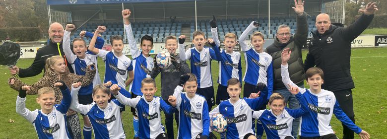 Hoofdtrainer HVCH JO13-1 steunt zijn team ook als sponsor