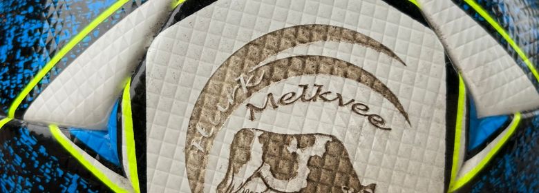 Hurk Melkvee sponsort 40 gloednieuwe ballen!