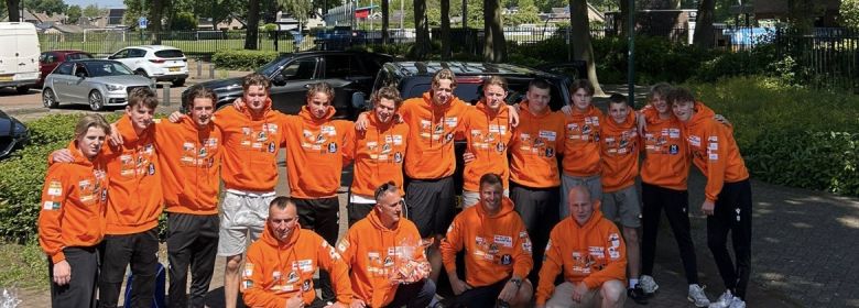 JO17-2  terug uit Denemarken
