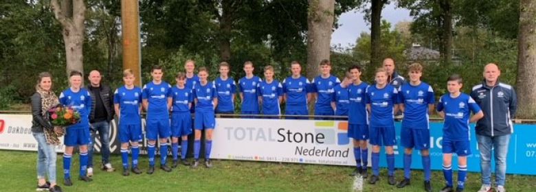 JO17-2 blij met nieuwe sponsor